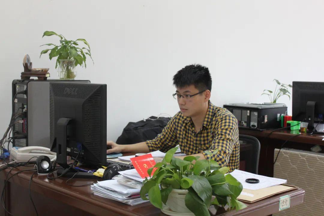 两优一先张锦然务求实效奋勇争先积极创新支部党建共建