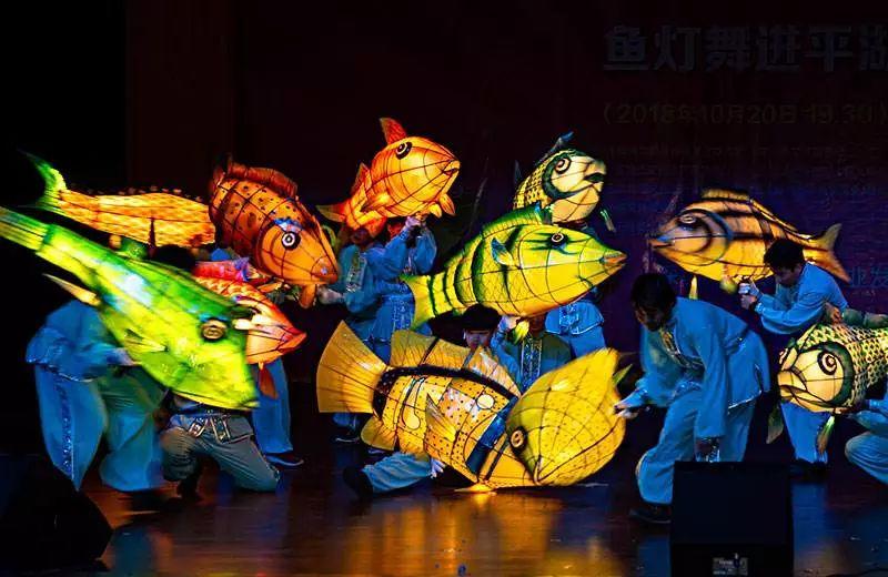 百闻不如一见沙头角鱼灯舞即将进光明展演啦想看快来抢票