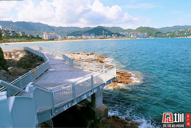 in视频凭栏临风听涛观海盐田区这条海滨栈道步步入画