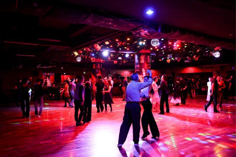 深圳仅存一家复古舞厅穿越年代梦回夜上海