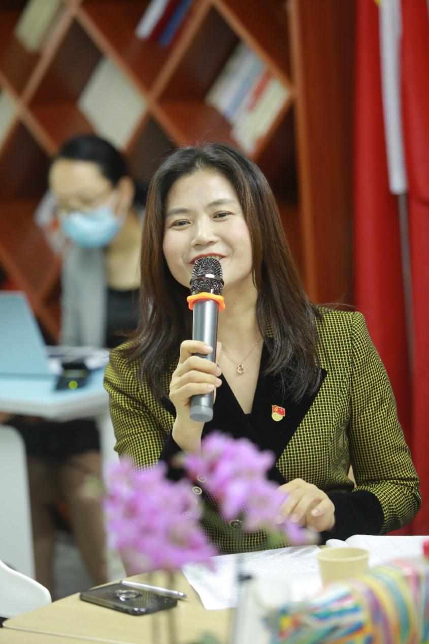 南山实验教育集团麒麟小学校长李玲说:"未来的教育是不同生命个体自主