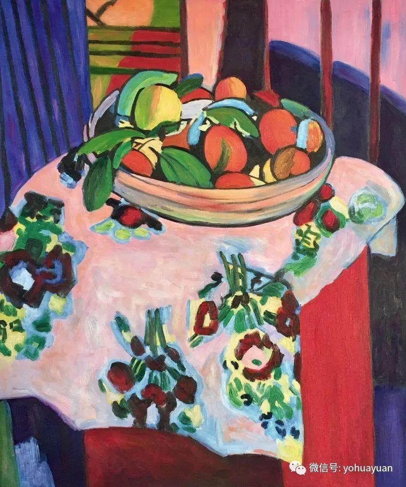 这幅作品在表现上使平面化更彻底,几何形态的分割严肃,画面通过纵,横