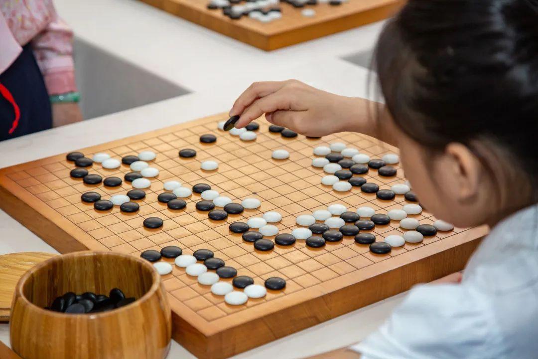 围棋大师vs龙华小棋手龙华杯围棋邀请赛圆满收官