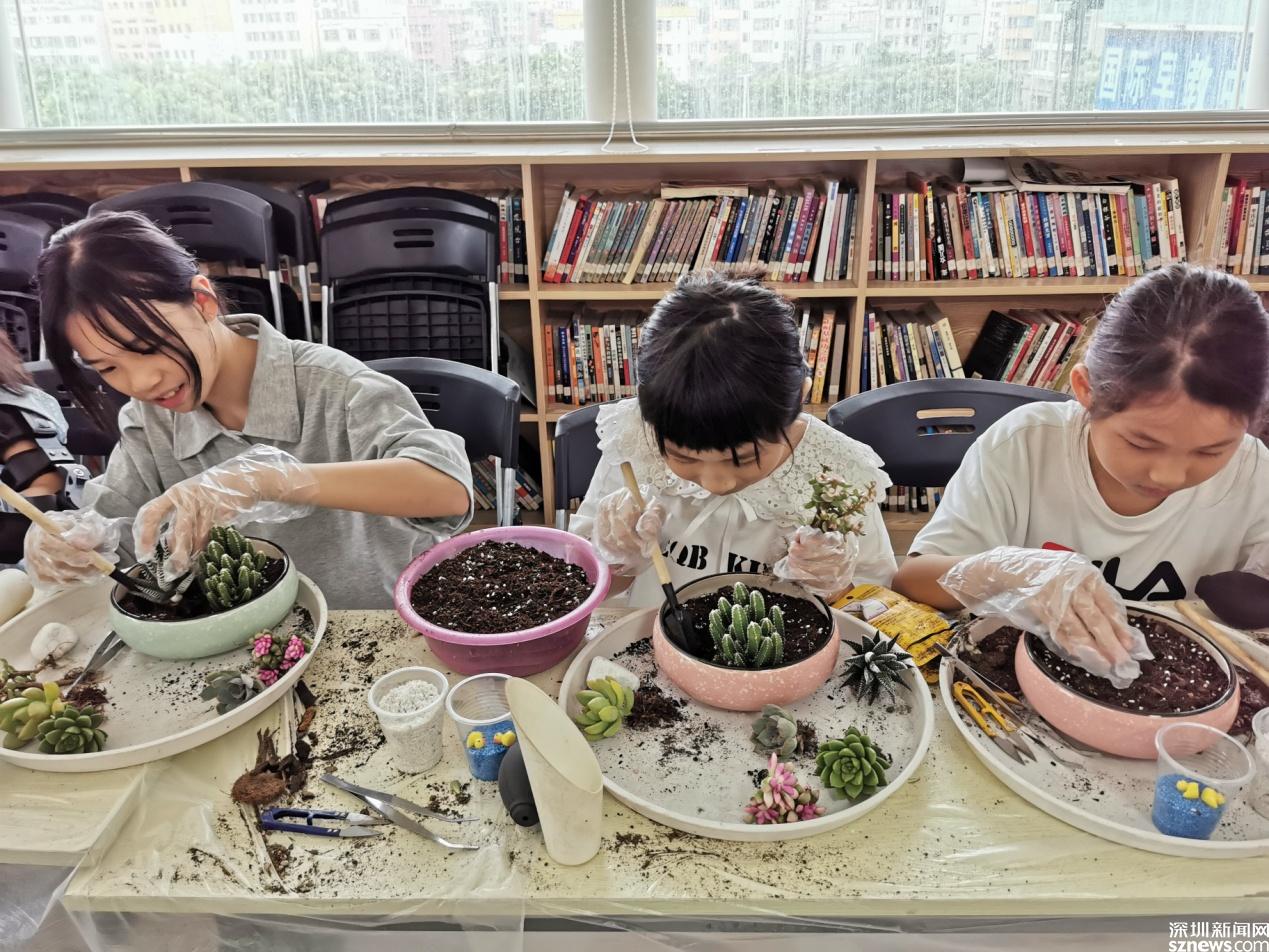 南头街道南头城社区举行女性赋能手工坊体验活动 展现新时代巾帼风采