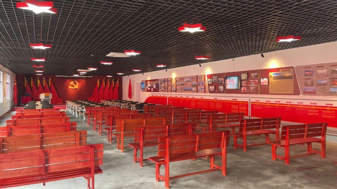 03金龟自然书房全国首家以自然为主题的金龟自然书房"红色"热血,"绿色