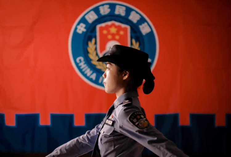 莲塘边检女警:巾帼建功展风采 铿锵奋进绽芳华