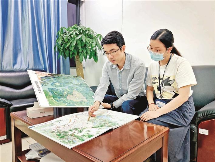 彭铮:参与产业政策起草 为"数字龙华"出力